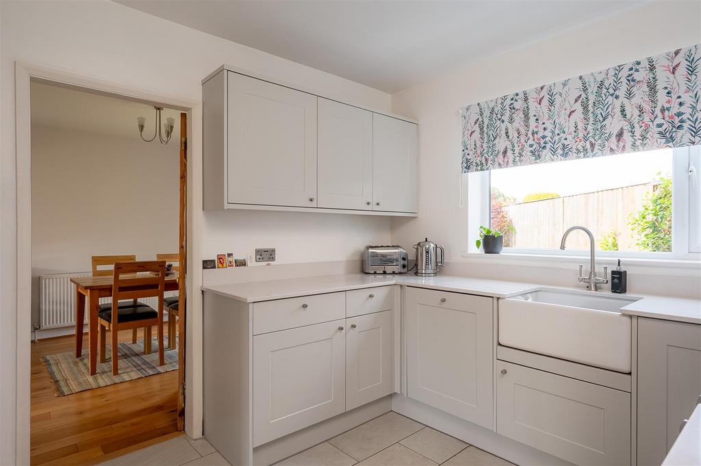 Kitchen / dining