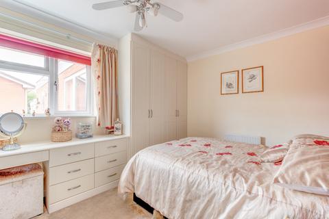 18 Compton Close, Redditch, B98 7NL