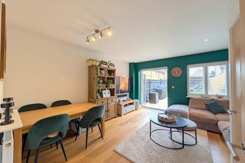 47 Holywell Way, Staines-upon-thames, TW19 7SG