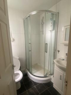 5 bedroom semi-detached house to rent, Fawn Road, Chigwell IG7 4HG