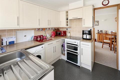 2 bedroom semi-detached bungalow for sale, Fishers Close, Littlehampton BN17
