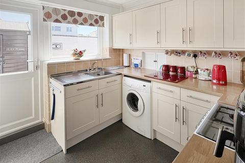 2 bedroom semi-detached bungalow for sale, Fishers Close, Littlehampton BN17