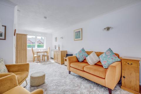2 bedroom retirement property for sale, Archer Court, Chesham Road, Amersham, Buckinghamshire, HP6 5UL