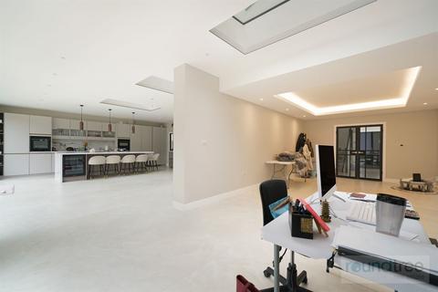 5 bedroom detached house for sale, Ashley Lane, Hendon NW4