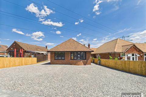 4 bedroom detached house for sale, Meadow Road, Reading RG6