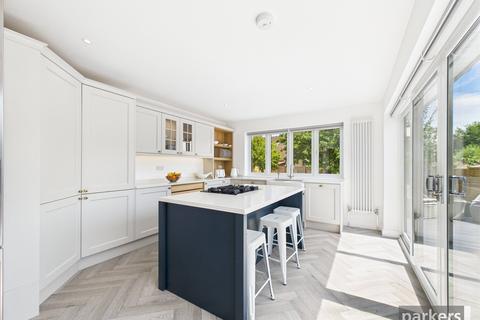 4 bedroom detached house for sale, Meadow Road, Reading RG6