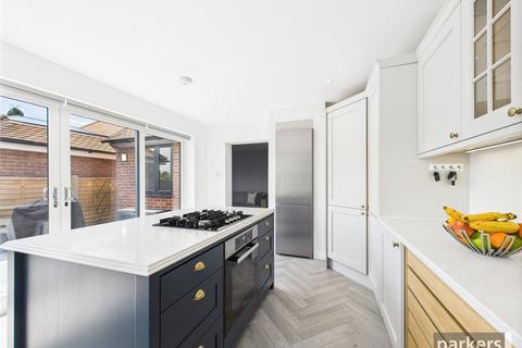 4 bedroom detached house for sale, Meadow Road, Reading RG6