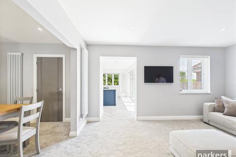 4 bedroom detached house for sale, Meadow Road, Reading RG6