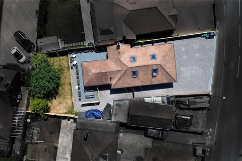 4 bedroom detached house for sale, Meadow Road, Reading RG6