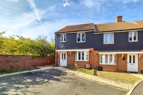 3 bedroom end of terrace house to rent, Ainsworth Drive, Dunmow CM6