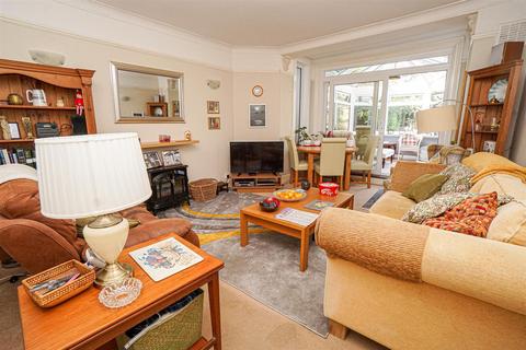 2 bedroom flat for sale, Hollington Park Road, St. Leonards-On-Sea