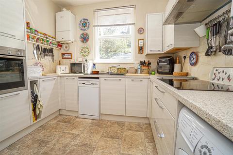 2 bedroom flat for sale, Hollington Park Road, St. Leonards-On-Sea