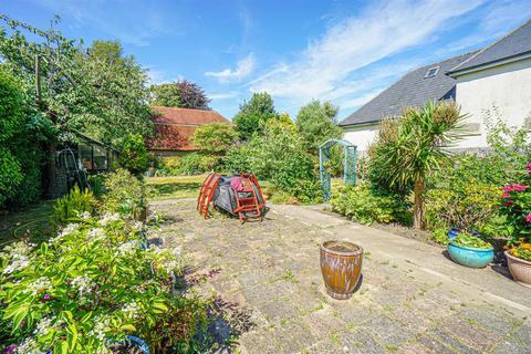 2 bedroom flat for sale, Hollington Park Road, St. Leonards-On-Sea