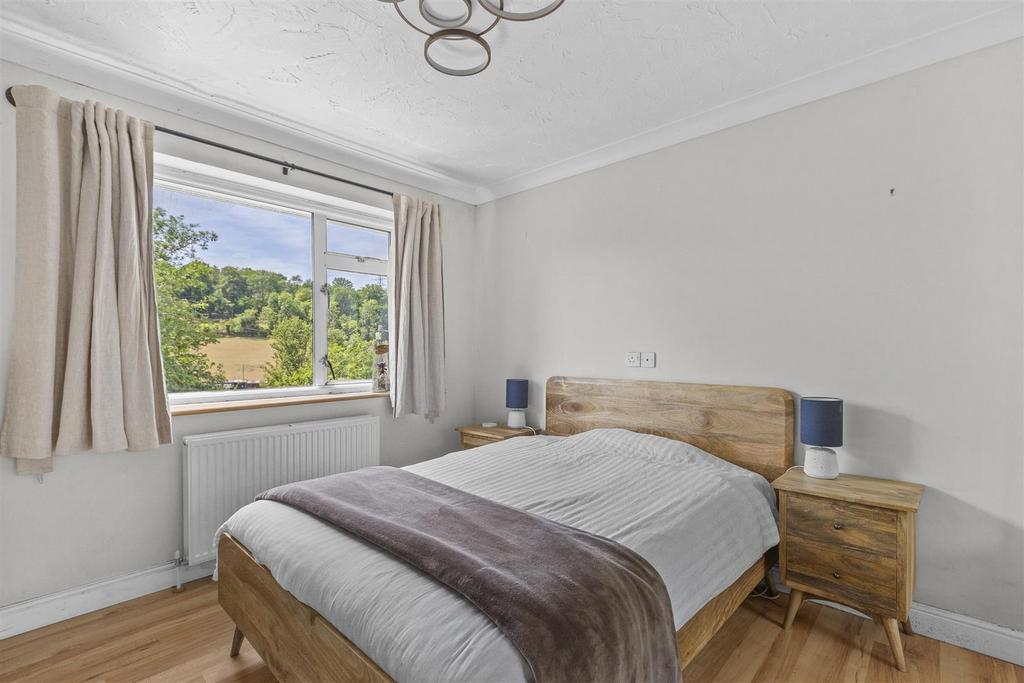 9 Warwick Avenue, HP12 4 NG-1.jpg