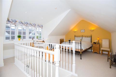 undefined, Lower Teddington Road, Hampton Wick, KT1