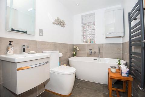 undefined, Lower Teddington Road, Hampton Wick, KT1