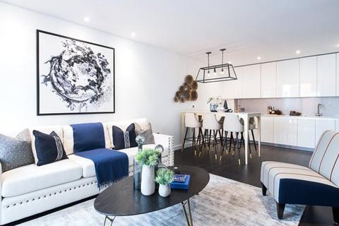 3 bedroom apartment to rent, Charles Clowes Walk, London, SW11