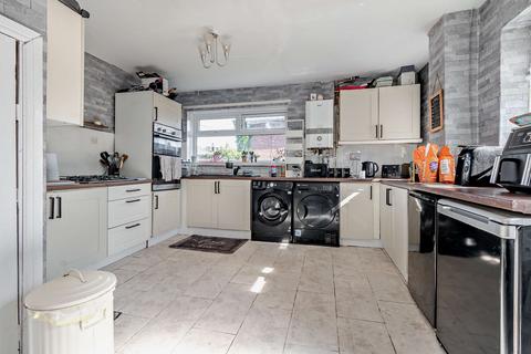4 bedroom semi-detached house for sale, FOYNES GREEN, KINGSTON UPON HULL HU8