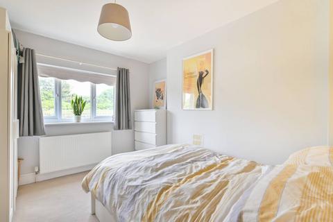 2 bedroom maisonette for sale, Chapter Road, Willesden Green, London, NW2