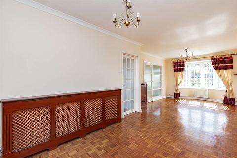 3 bedroom semi-detached house for sale, Linnet Avenue, Whitstable
