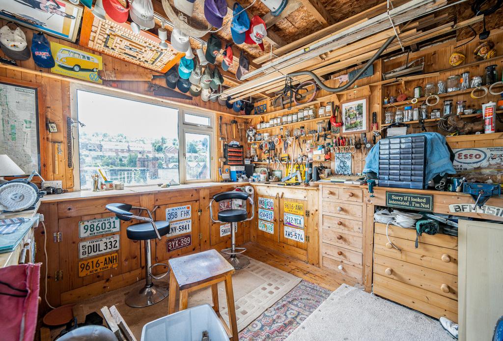 1315862-7-685e80c...