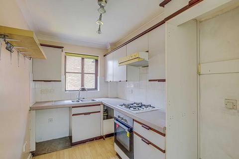 14 Bristol Close, Rayleigh, SS6 9RZ