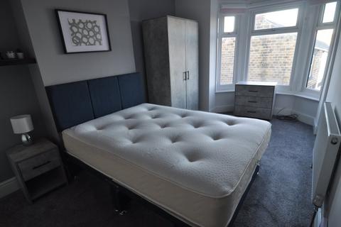 1 bedroom in a house share to rent, Summer Lane, Wombwell