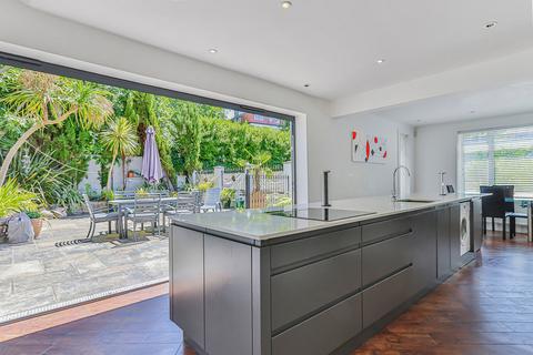 21 Braidley Road, Bournemouth, BH2 6JX