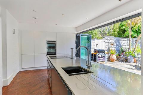 21 Braidley Road, Bournemouth, BH2 6JX