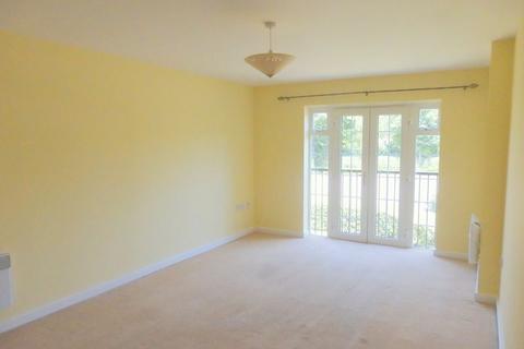 2 bedroom flat to rent, Lower Kingswood