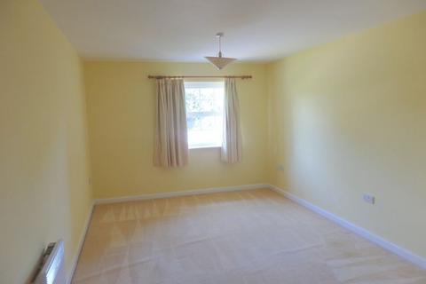 2 bedroom flat to rent, Lower Kingswood