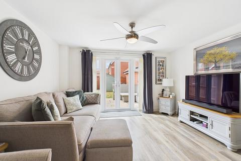 2 bedroom semi-detached house for sale, Preston Close, Bury St Edmunds IP32