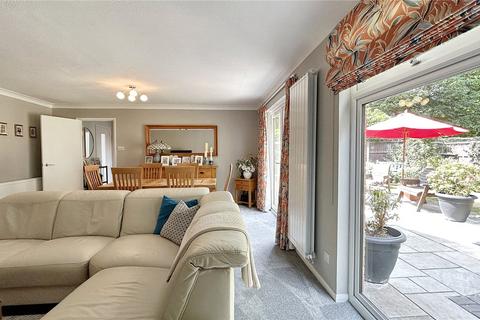 8 Cheyney Walk, Westbury, BA13 3UH
