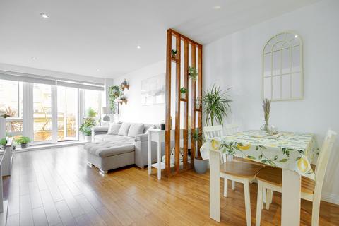 1 bedroom flat for sale, St. Davids Square, Isle of Dogs E14