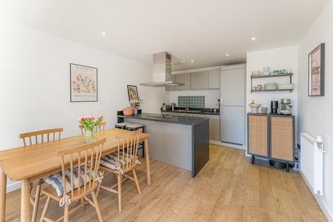 Flat 403, Chadwick Court, 2 Jonzen Walk, London, E14 6GS