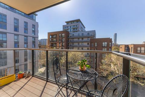 Flat 403, Chadwick Court, 2 Jonzen Walk, London, E14 6GS