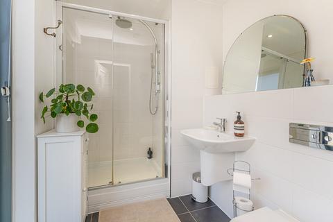 Flat 403, Chadwick Court, 2 Jonzen Walk, London, E14 6GS