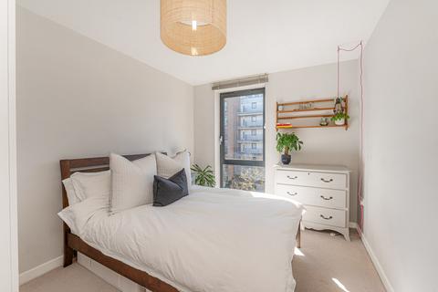 Flat 403, Chadwick Court, 2 Jonzen Walk, London, E14 6GS