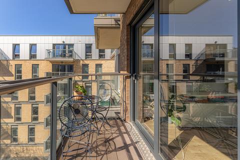 Flat 403, Chadwick Court, 2 Jonzen Walk, London, E14 6GS