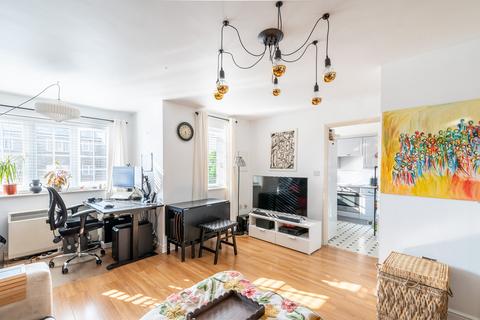 2 bedroom flat for sale, Elizabeth Fry Place, Shooters Hill SE18