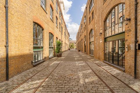 1 bedroom flat for sale, Taffrail House, Canary Wharf E14