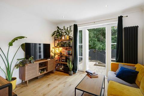 Flat 2, Blades Lodge, 12 Bristowe Close, London, SW2 2YB