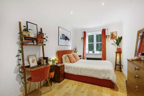Flat 2, Blades Lodge, 12 Bristowe Close, London, SW2 2YB