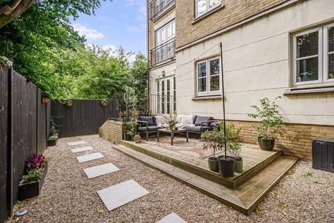 Flat 2, Blades Lodge, 12 Bristowe Close, London, SW2 2YB