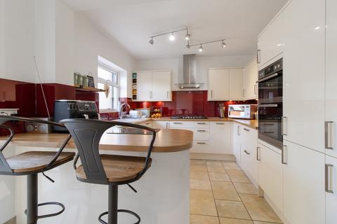 27 Lechmere Crescent, Worcester, WR2 6EE