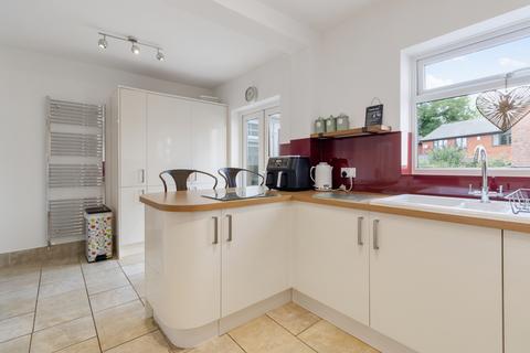 27 Lechmere Crescent, Worcester, WR2 6EE
