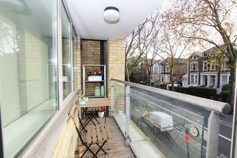 1 bedroom flat to rent, Chiswick High Road, London W4