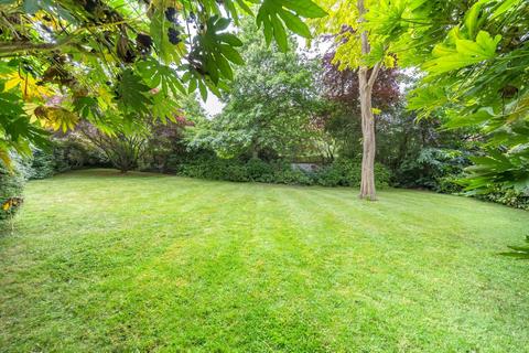 2 bedroom flat for sale, Finchley Road, London NW3