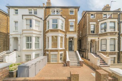 2 bedroom flat for sale, Fordwych Road, London NW2