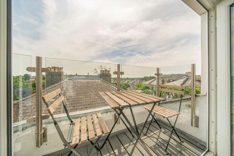 2 bedroom flat for sale, Fordwych Road, London NW2
